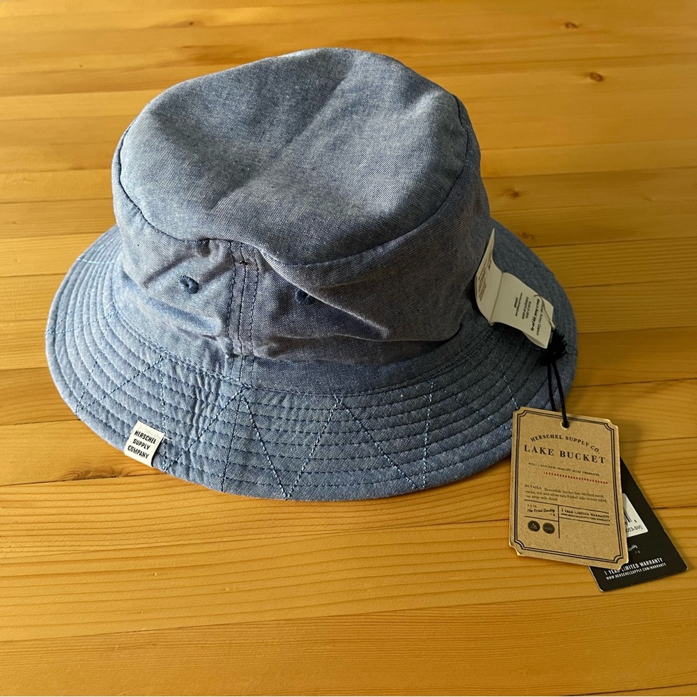 Herschel Lake Bucket Hat in Chambray Reversible to Beige New with Tags S/M